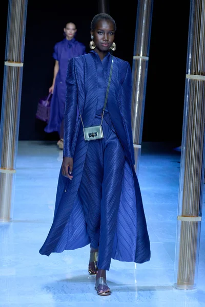 Look 19